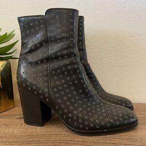 Donald J. Pliner Black Leather Sonoma SP Grommet Booties, Size 7